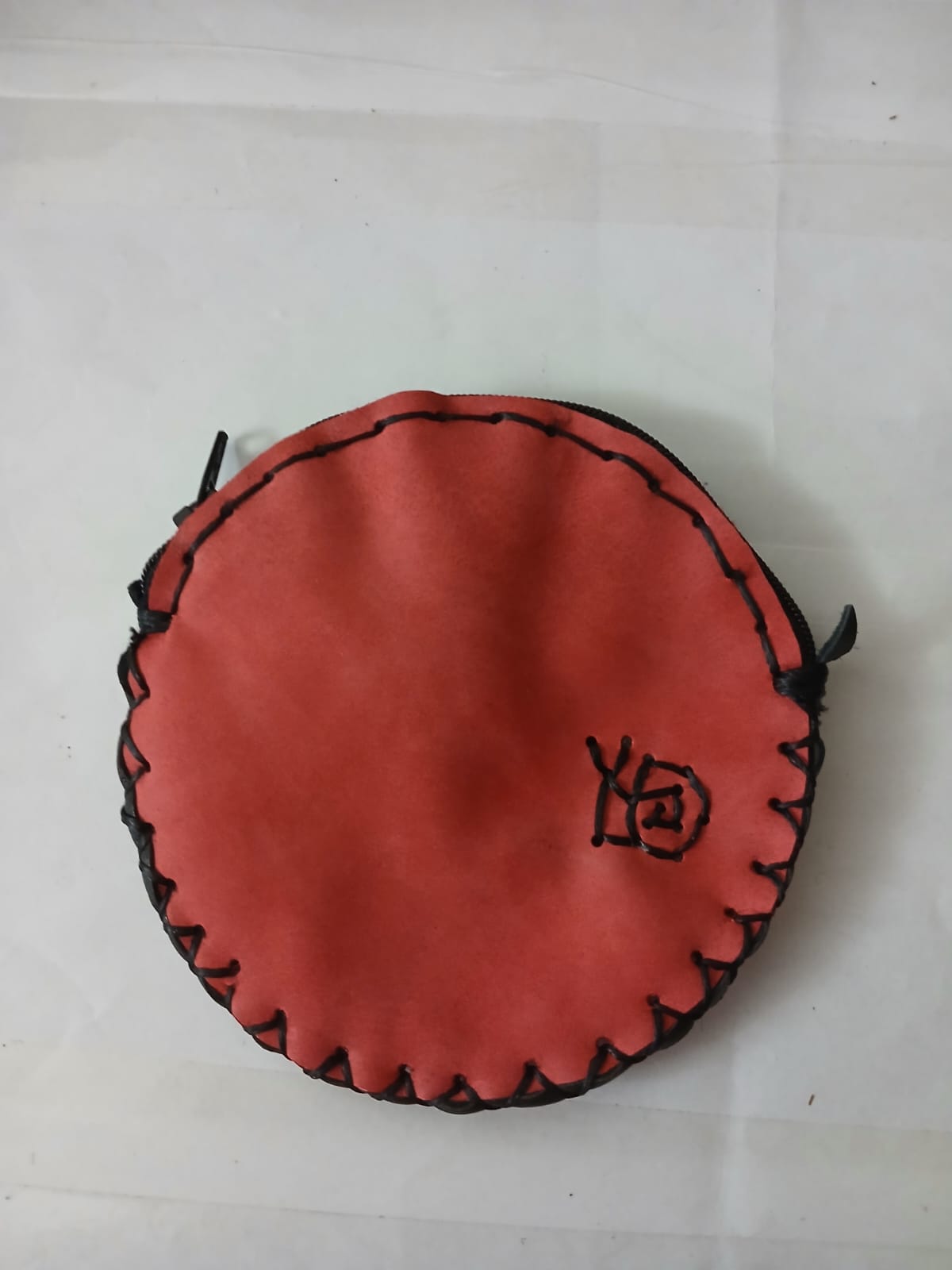 Monedero redondo rojo